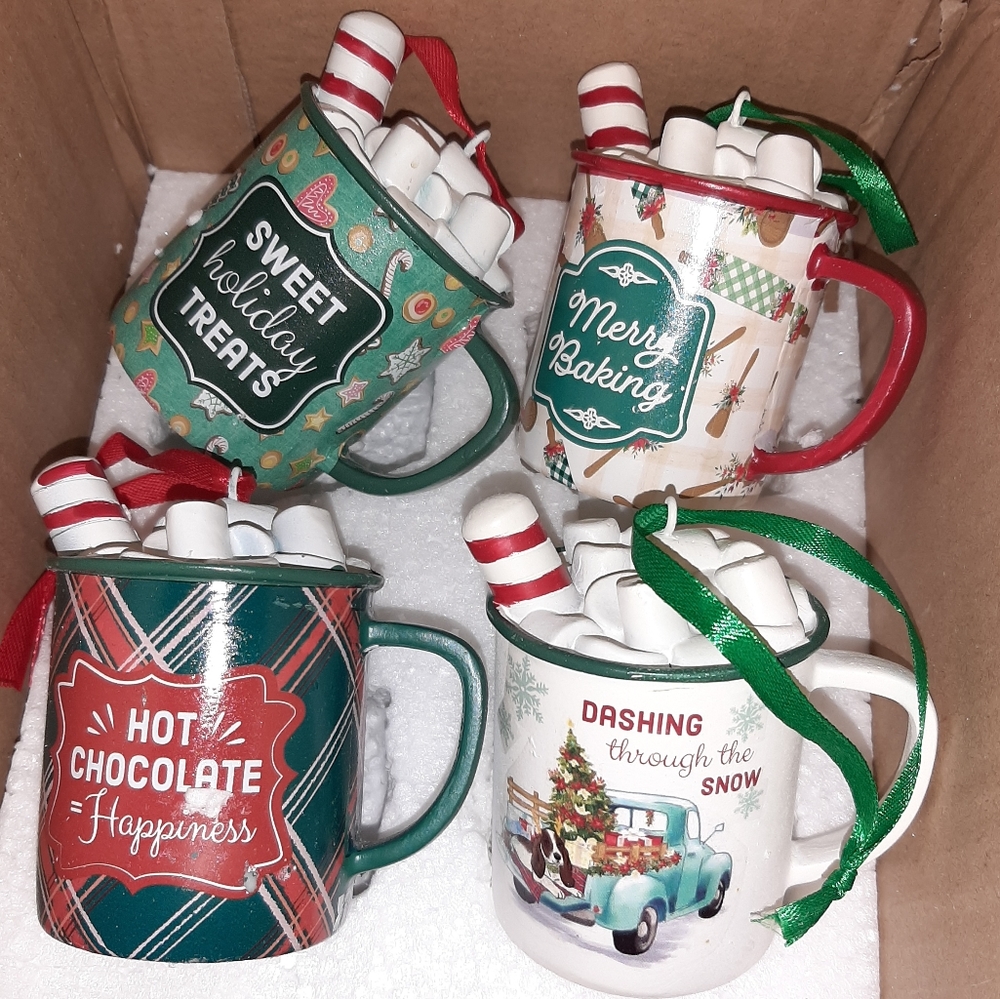 🇺🇲4pc Pioneer Woman Mugs with Hot Cocoa Ornaments